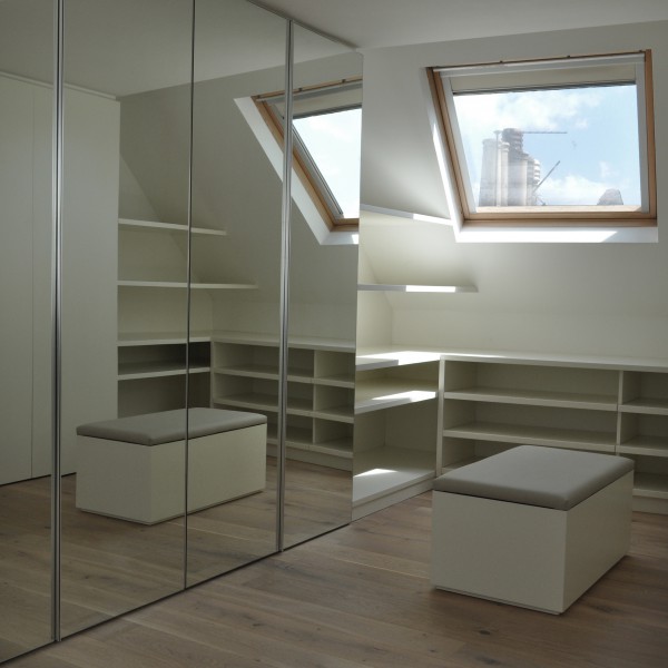 Cabina armadio, camera da letto. | Profili - Falegnameria & Design Realizzazione della camera padronale. Armadiature realizzate su misura. Ante tamburate laccate ed interni in multistrato.