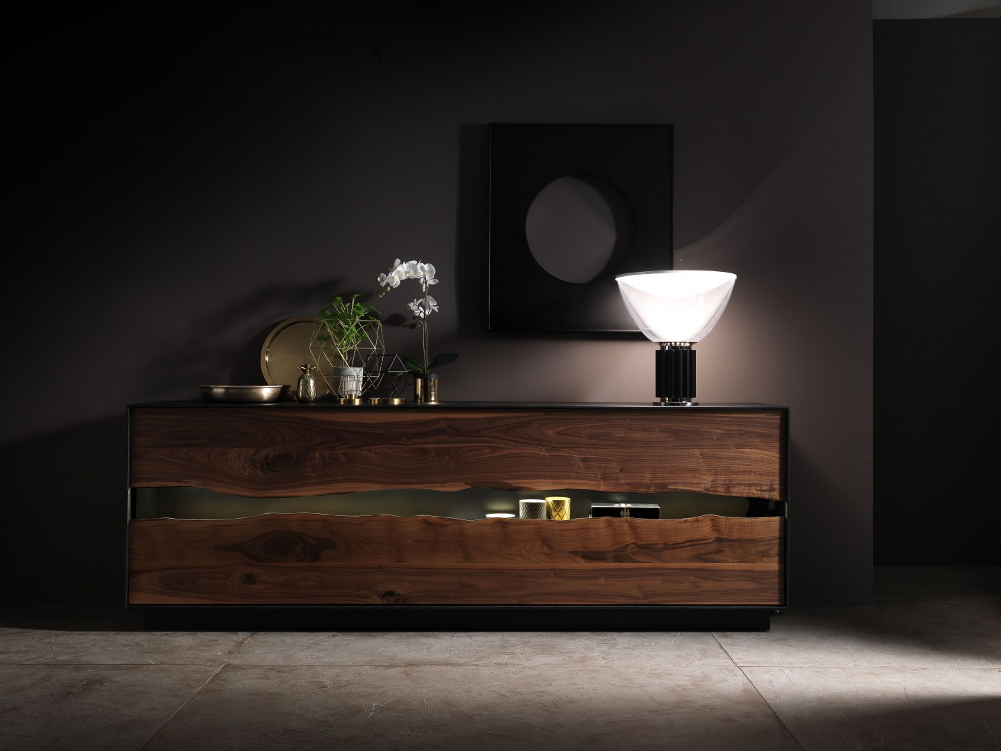 Other way, cassettiera di design realizzata de Francesco Profili. Il mobile è realizzato in noce canaletto (Walnut). Si presta benissimo per gli arredamenti di lusso.